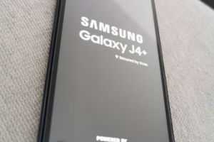 Samsung J4 plus husa şi folie de sticla